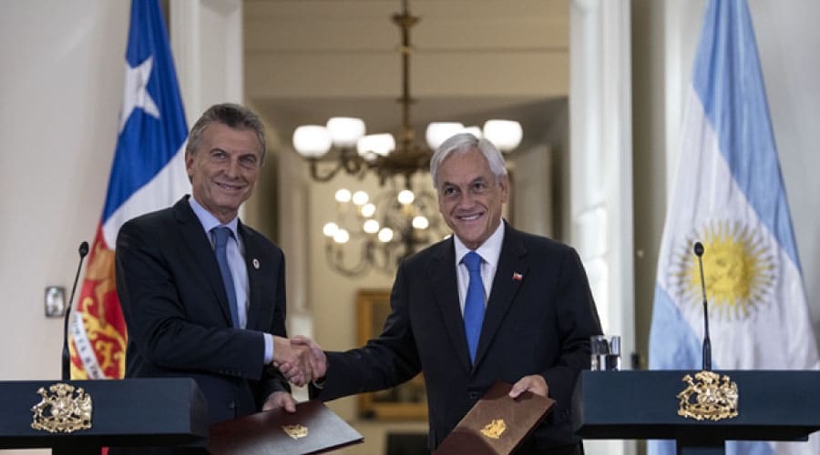 Firma del acuerdo que puso final roaming entre Chile y Argentina